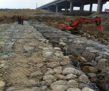 <b>石籠網(wǎng)施工現(xiàn)場(chǎng)</b>